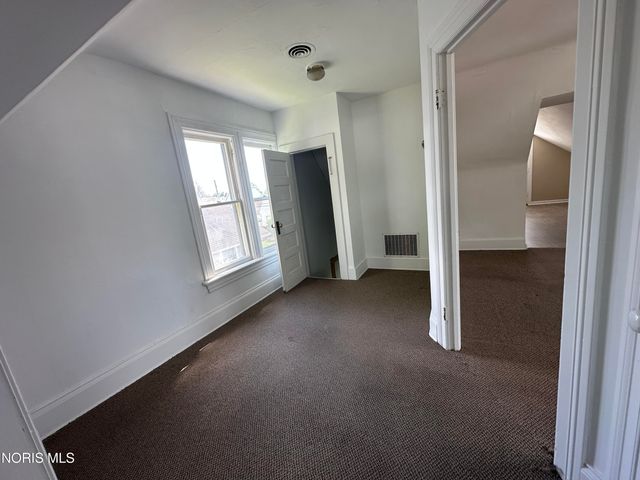160 Oak Street, Rossford, OH 43460