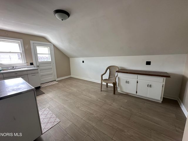 160 Oak Street, Rossford, OH 43460