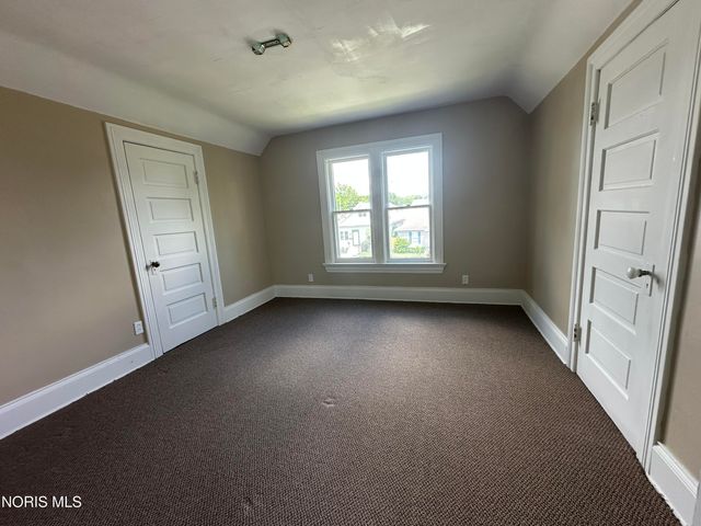 160 Oak Street, Rossford, OH 43460