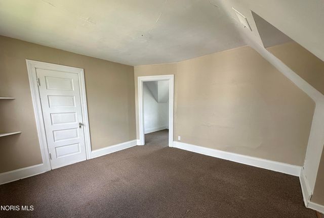 160 Oak Street, Rossford, OH 43460