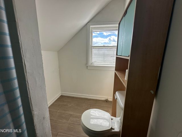 160 Oak Street, Rossford, OH 43460