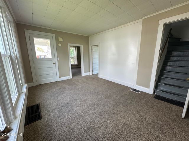 160 Oak Street, Rossford, OH 43460