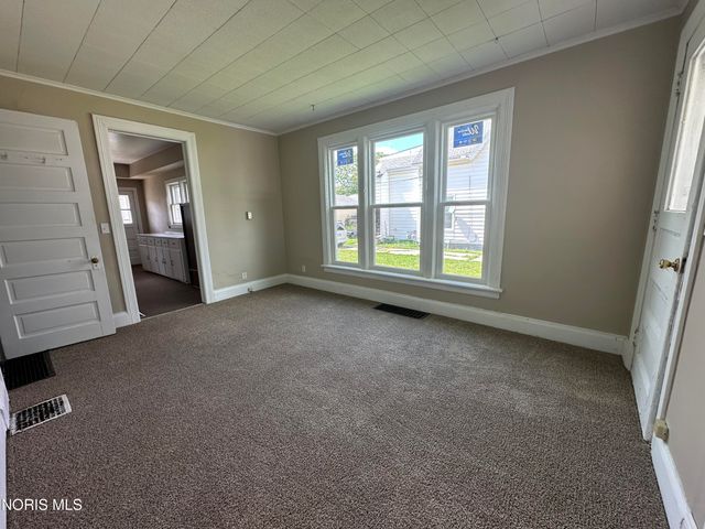 160 Oak Street, Rossford, OH 43460