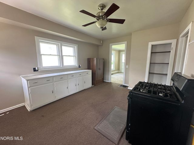 160 Oak Street, Rossford, OH 43460