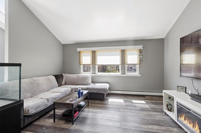 23 Southfield Road, Middle Island, NY 11953