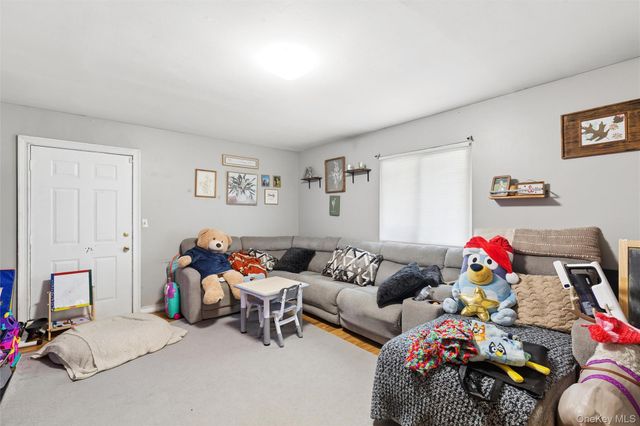 23 Southfield Road, Middle Island, NY 11953