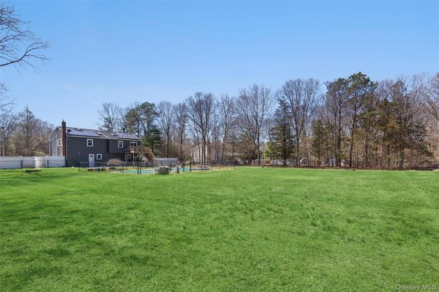 23 Southfield Road, Middle Island, NY 11953