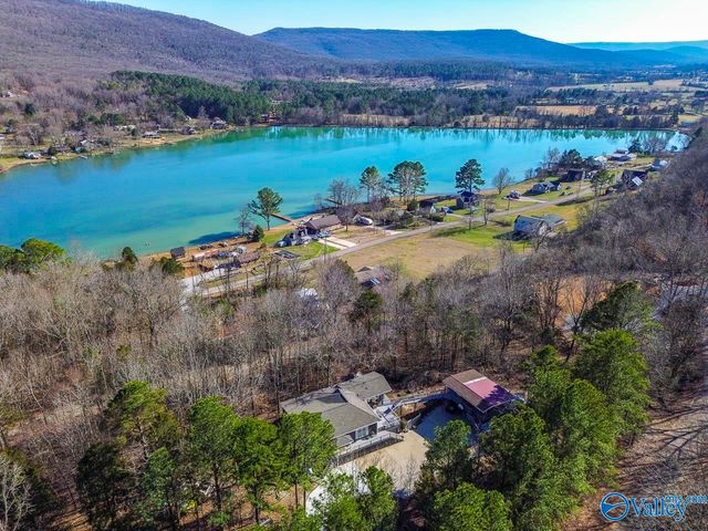 305 Boulder Trail, Gurley, AL 35748