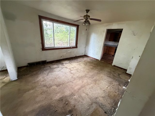 130 Carr Ave, Menallen Twp, PA 15468