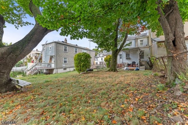 252 Pacific St, Paterson City, NJ 07503
