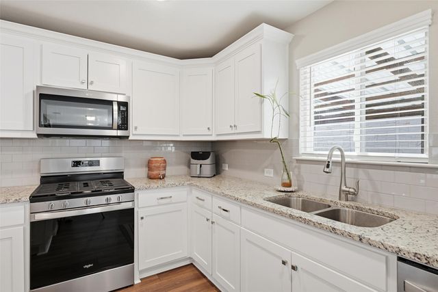 200 Sleepy Willow Lane, Mckinney, TX 75071
