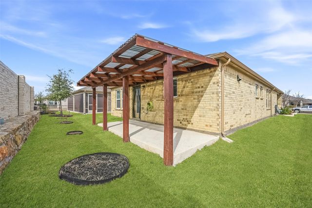 200 Sleepy Willow Lane, Mckinney, TX 75071