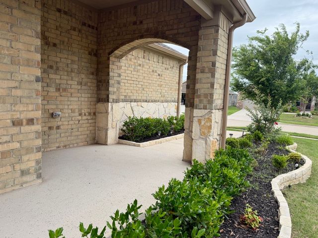 200 Sleepy Willow Lane, Mckinney, TX 75071
