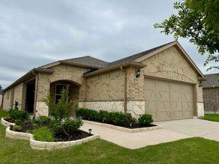 200 Sleepy Willow Lane, Mckinney, TX 75071
