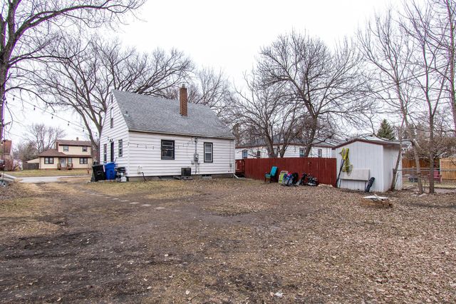 1525 10th Street N, Fargo, ND 58102