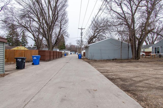 1525 10th Street N, Fargo, ND 58102