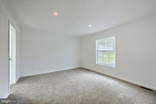 304 LANDOLA AVE, Mount Wolf, PA 17347