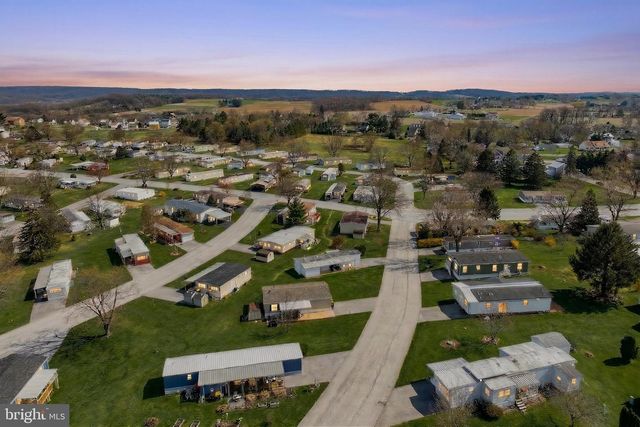 304 LANDOLA AVE, Mount Wolf, PA 17347