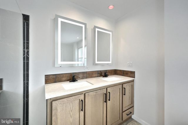 304 LANDOLA AVE, Mount Wolf, PA 17347