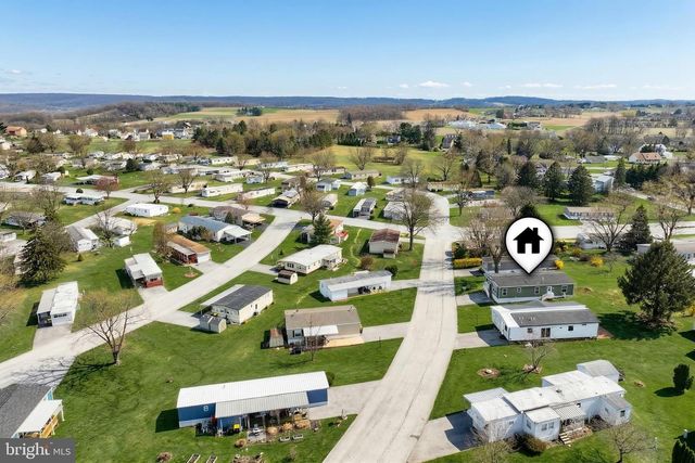 304 LANDOLA AVE, Mount Wolf, PA 17347