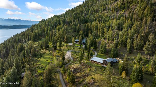 825 Winter Ridge Rd, Hope, ID 83836