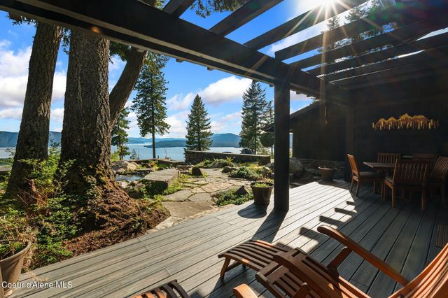 825 Winter Ridge Rd, Hope, ID 83836