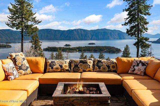 825 Winter Ridge Rd, Hope, ID 83836