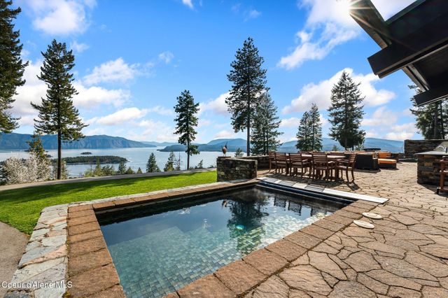 825 Winter Ridge Rd, Hope, ID 83836