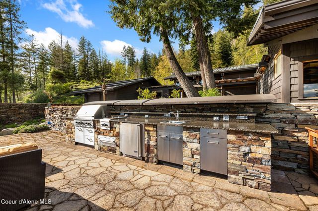 825 Winter Ridge Rd, Hope, ID 83836