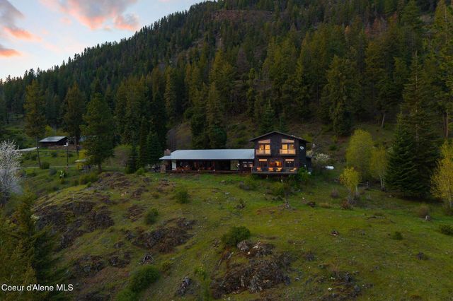 825 Winter Ridge Rd, Hope, ID 83836