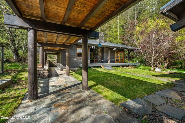 825 Winter Ridge Rd, Hope, ID 83836
