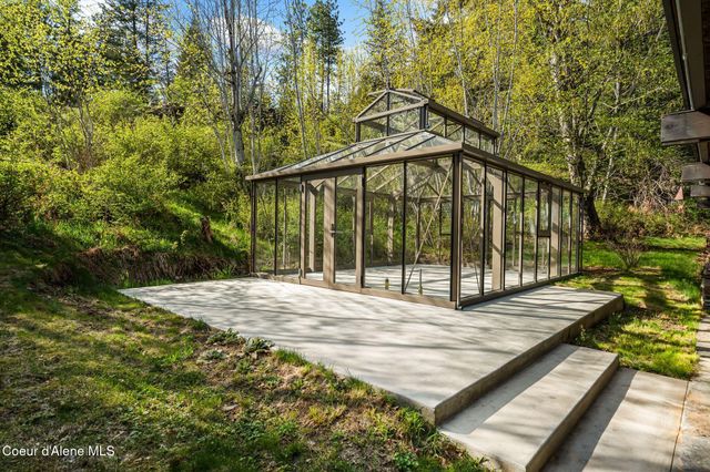 825 Winter Ridge Rd, Hope, ID 83836