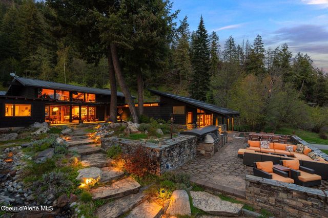 825 Winter Ridge Rd, Hope, ID 83836