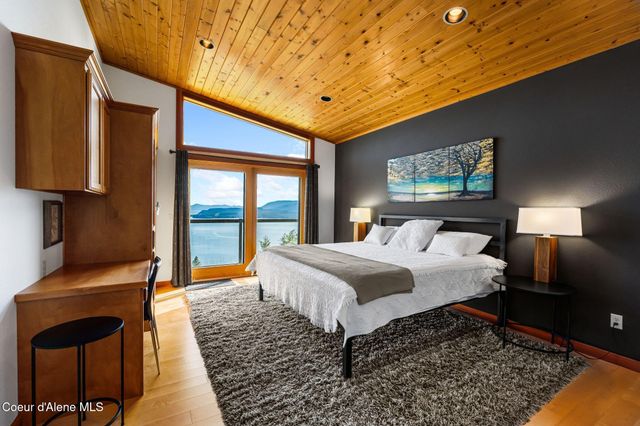 825 Winter Ridge Rd, Hope, ID 83836