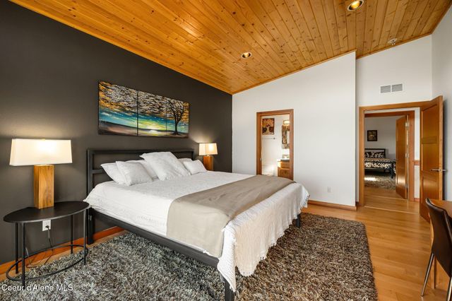 825 Winter Ridge Rd, Hope, ID 83836
