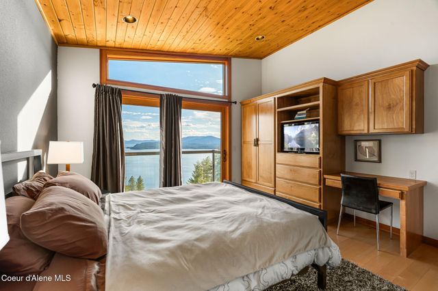 825 Winter Ridge Rd, Hope, ID 83836