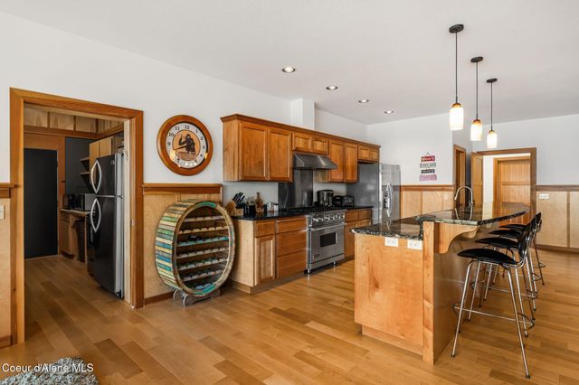 825 Winter Ridge Rd, Hope, ID 83836