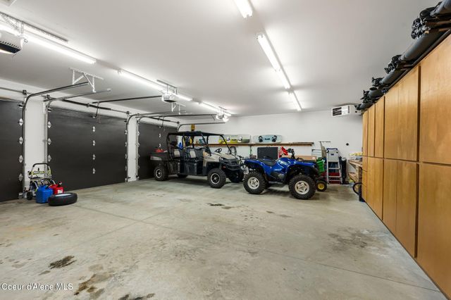 825 Winter Ridge Rd, Hope, ID 83836