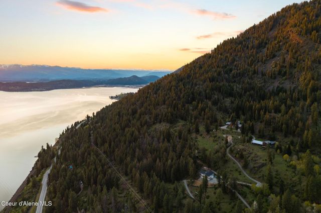 825 Winter Ridge Rd, Hope, ID 83836