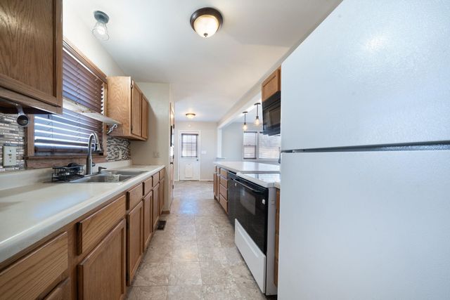 1400 E Beaumont St, Park City, KS 67219