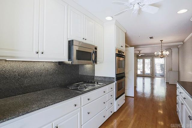 707 Pleasant Valley Dr Unit 10, Little Rock, AR 72227