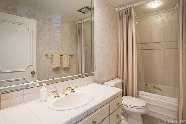 707 Pleasant Valley Dr Unit 10, Little Rock, AR 72227