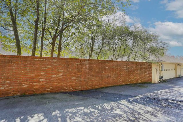 707 Pleasant Valley Dr Unit 10, Little Rock, AR 72227