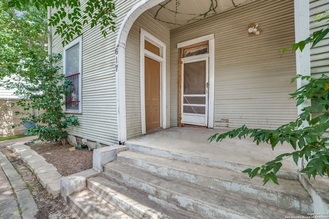 617 Dawson, San Antonio, TX 78202