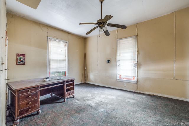 617 Dawson, San Antonio, TX 78202