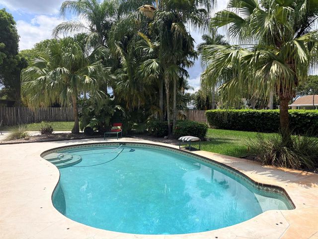 15943 W Wind Circle, Sunrise, FL 33326