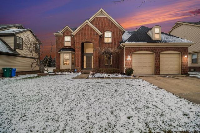 829 Grandview Drive, Commerce Twp, MI 48390