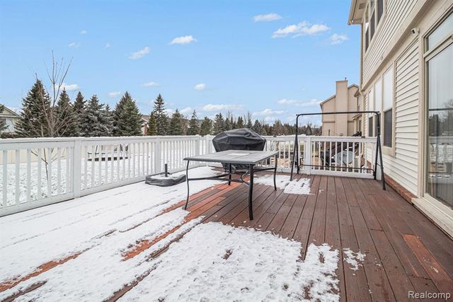 829 Grandview Drive, Commerce Twp, MI 48390