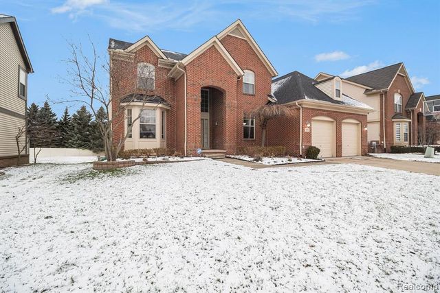 829 Grandview Drive, Commerce Twp, MI 48390