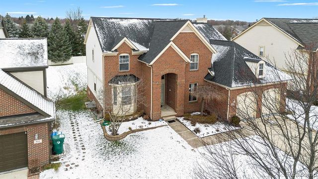 829 Grandview Drive, Commerce Twp, MI 48390